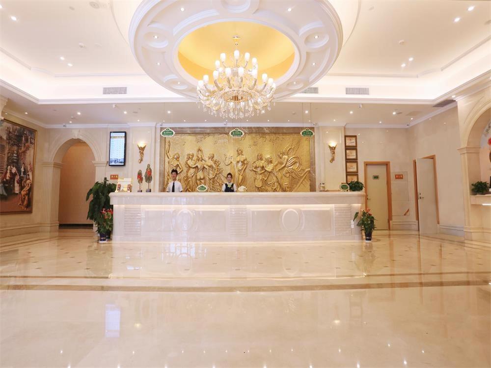 Vienna International Hotel Yantai Changjiang Road Xingyi Square Branch Kültér fotó