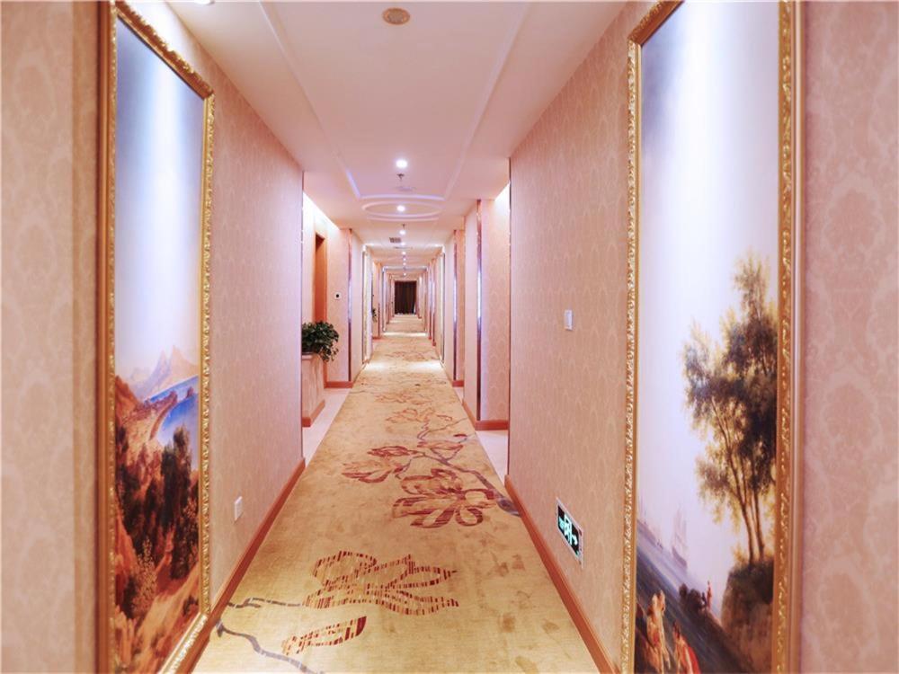 Vienna International Hotel Yantai Changjiang Road Xingyi Square Branch Kültér fotó