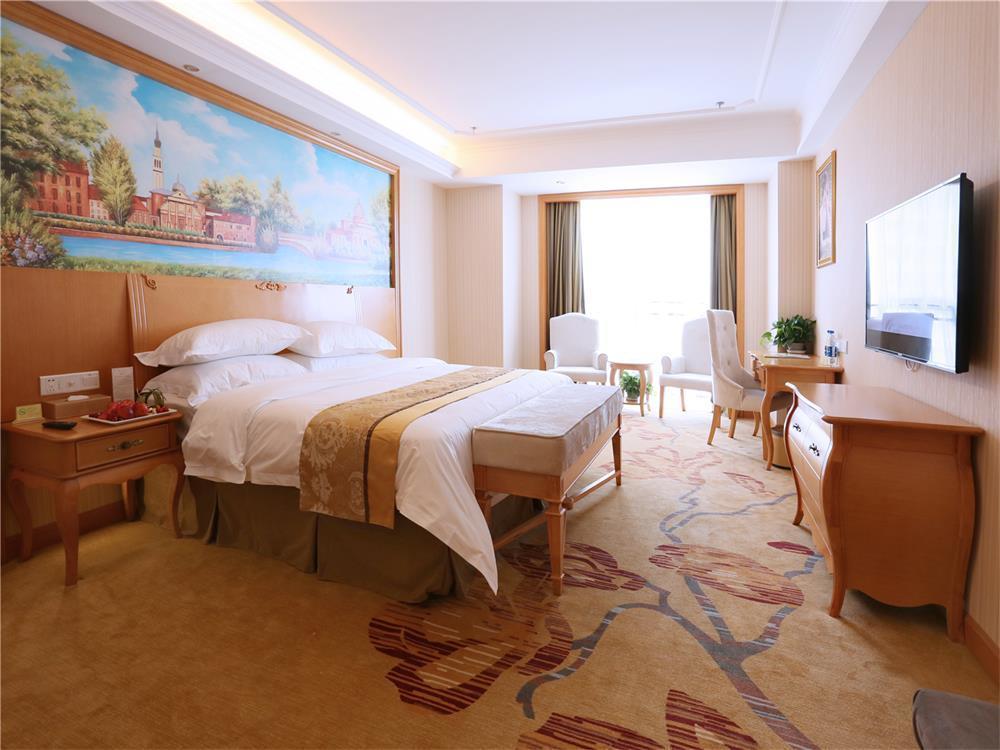 Vienna International Hotel Yantai Changjiang Road Xingyi Square Branch Kültér fotó